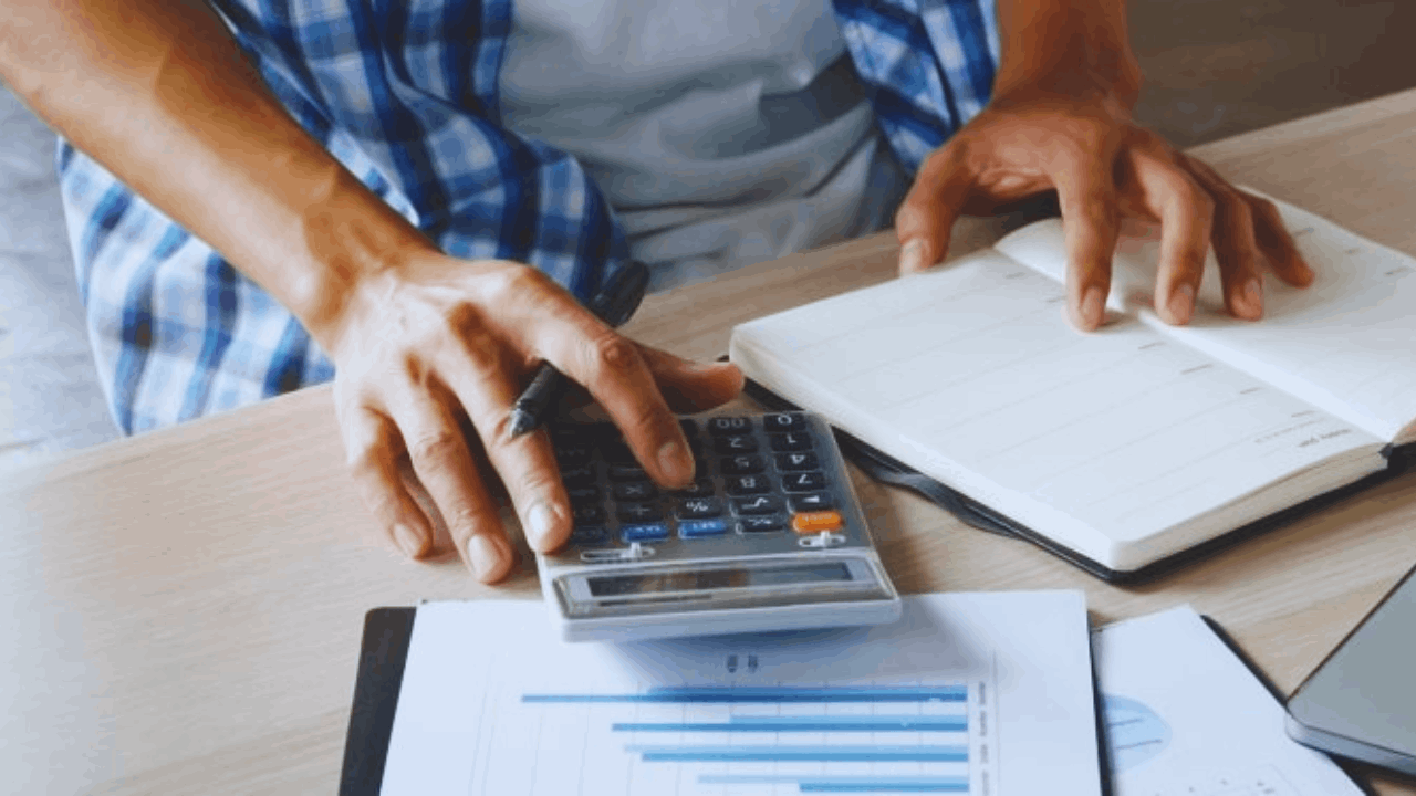 Information on Acom loan interest rates and terms