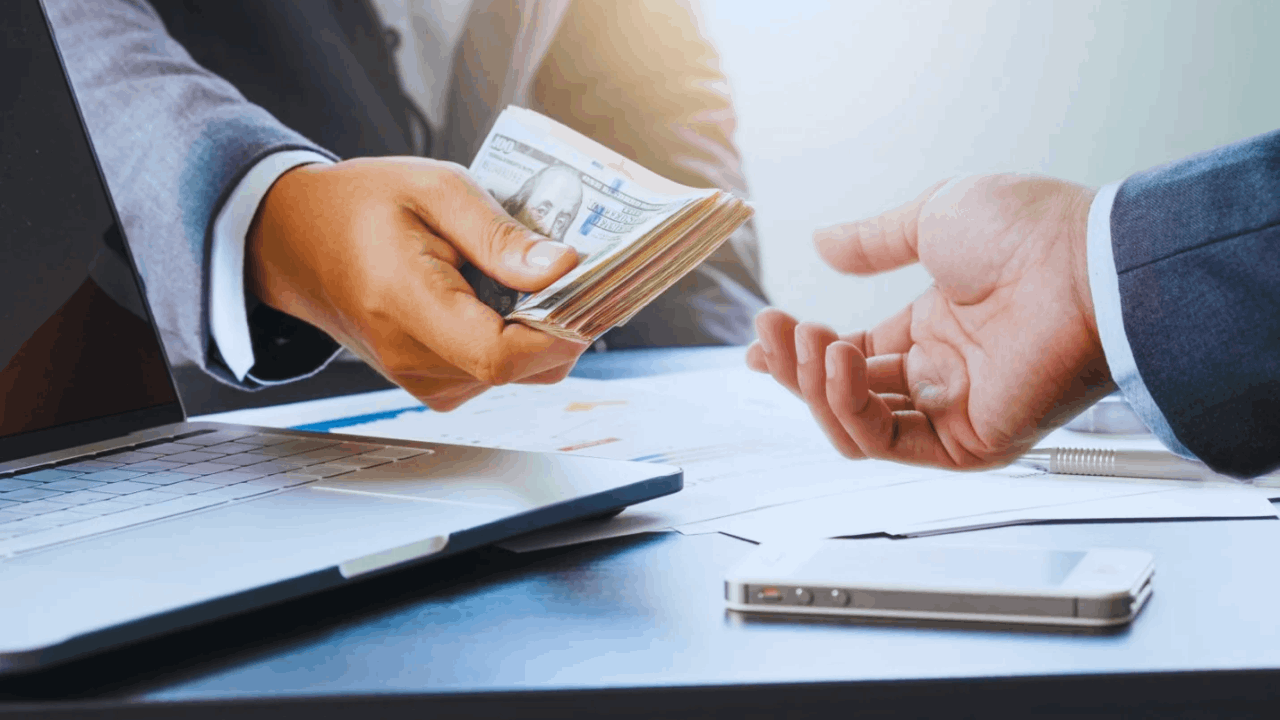 Details of JACCS loan fee structures and benefit programs