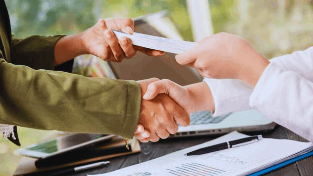 Details of JACCS loan fee structures and benefit programs